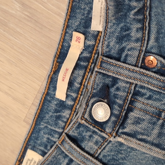 Levi's Wedgie Icon High Rise Jean - 26 - Picture 4 of 11